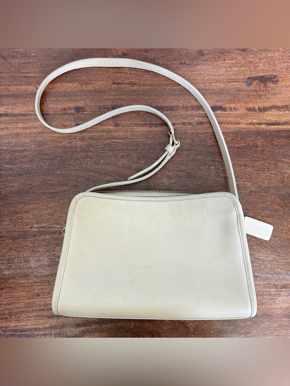 Coach Vintage 9814 Bone/Cream Leather Sutton Crossbody Shoulder Bag